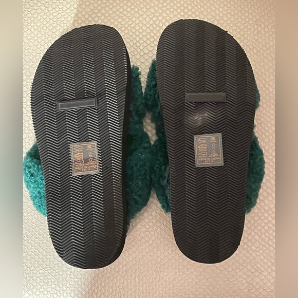 Azalea Wang, Hannah fur platform sandal, green US size 10, platform heel 2 inch - Picture 10 of 11